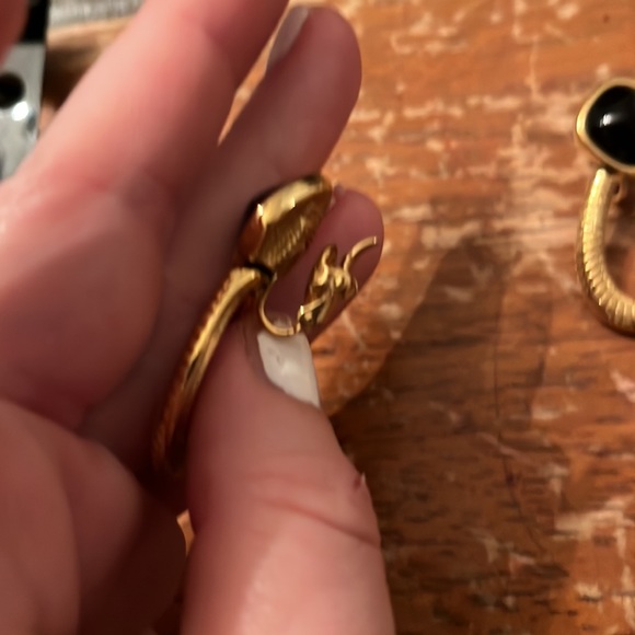 Trifira vintage clip on earrings gold ton and black - Picture 5 of 7